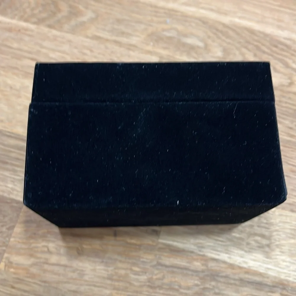 NEW Neiman Marcus 2002 Silver Tone Pyramid Bottle Stopper in Black Velvet Box